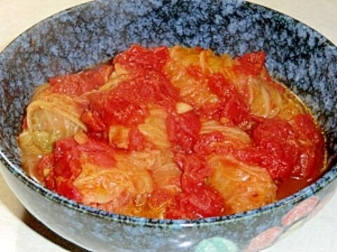 干椎茸が隠し味、ロール白菜のトマト煮込み